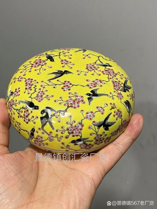 老厂货手绘寄托款黄底喜上眉梢印泥盒,尺寸大,挺好看的#古董古玩收藏